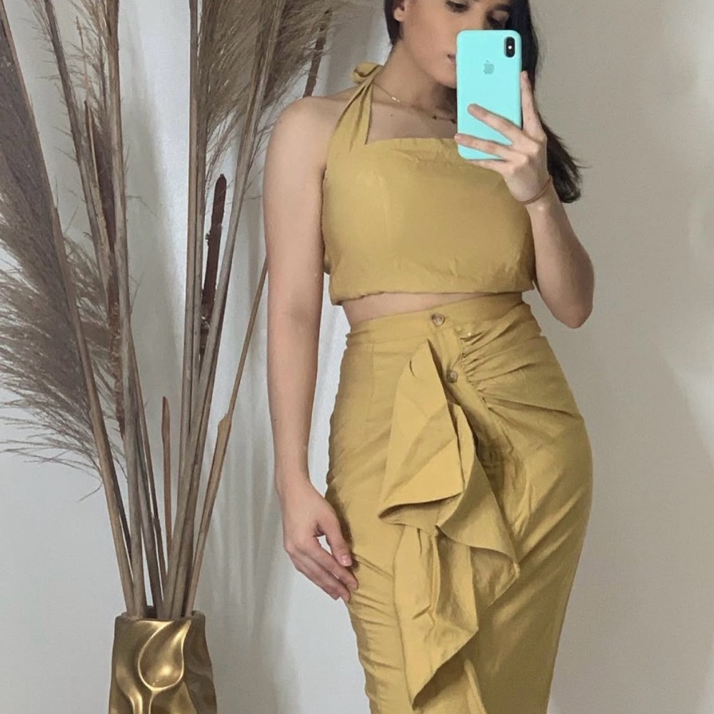 Chic Mustard Pencil Skirt